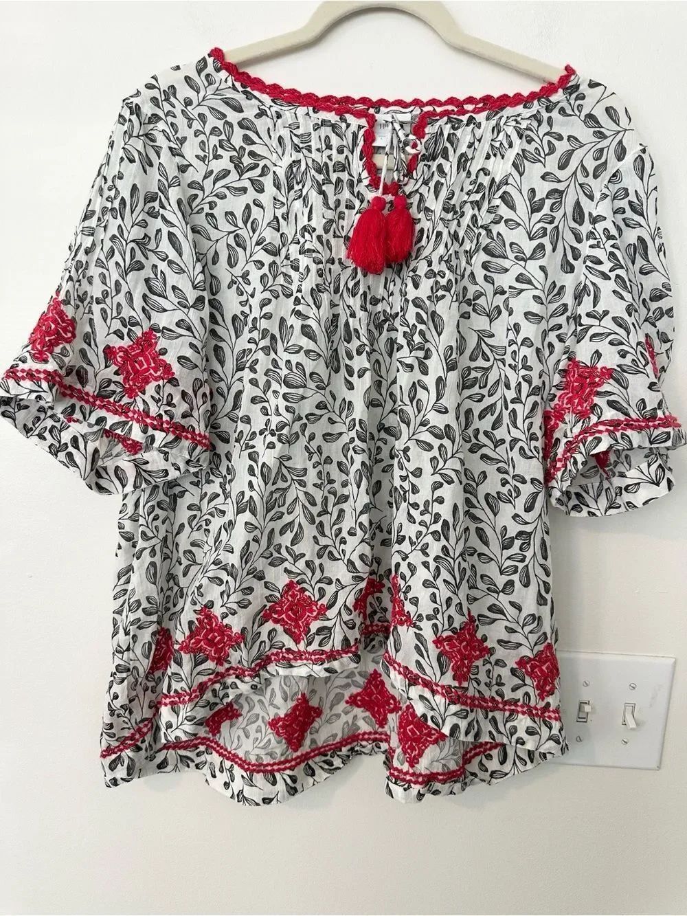 J. Jill Embroidered Peasant Top L